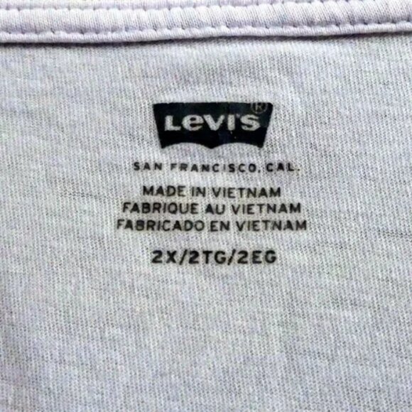 Levi's Women's Plus Size Perfect Graphic Short Sleeve T-Shirt - Picture 4 of 5